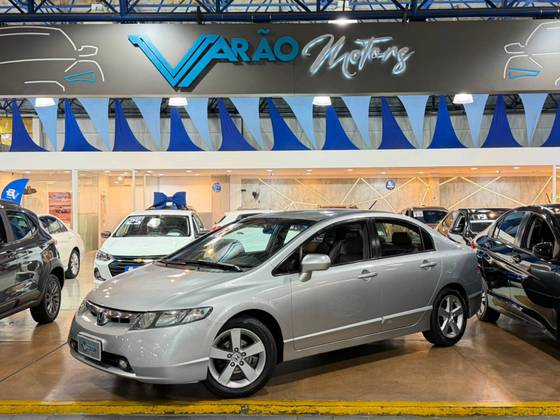 HONDA CIVIC 1.8 LXS 16V FLEX 4P AUTOMÁTICO HONDA CIVIC 1.8 LXS 16V FLEX 4P AUTOMÁTICO